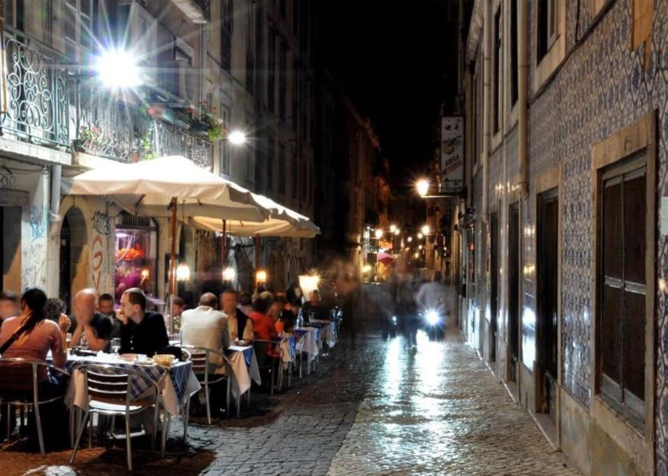 C3 Bairro Alto Cozy Romantic Loft In 18Th Century Building リスボン エクステリア 写真