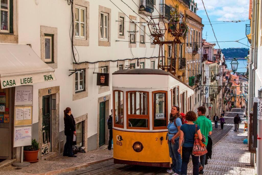 C3 Bairro Alto Cozy Romantic Loft In 18Th Century Building リスボン エクステリア 写真
