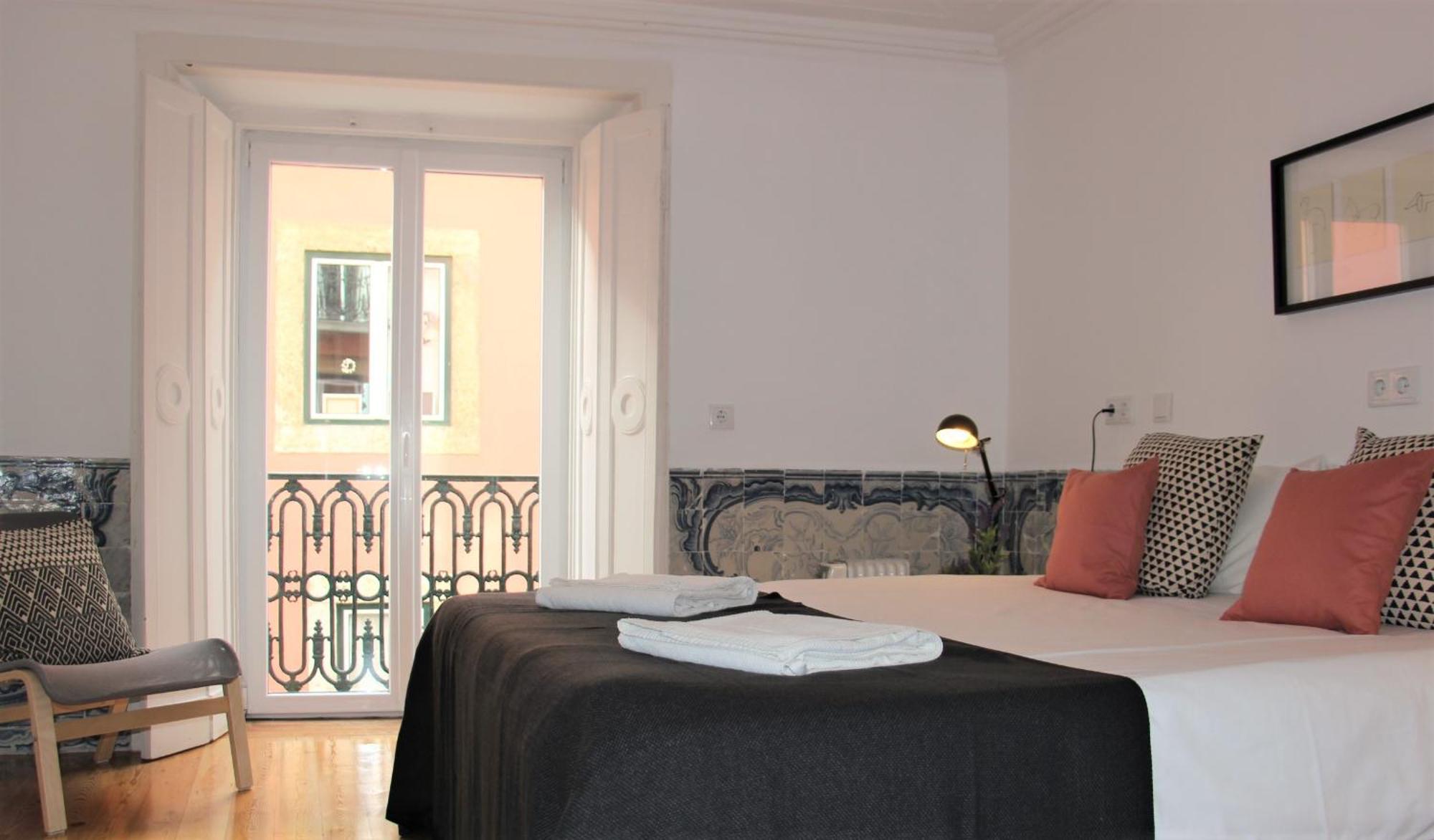 C3 Bairro Alto Cozy Romantic Loft In 18Th Century Building リスボン エクステリア 写真